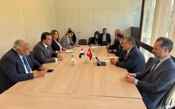 وزير الصحة يبحث مع نظيره التركي الترويج للسياحة العلاجية في مصر