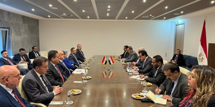 مصر والعراق تبحثان التعاون في تصدير وتسجيل الأدوية