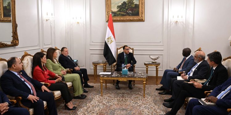 رئيس الوزراء: نستهدف دعم القطاع الخاص بالتعاون مع مجموعة البنك الدولى