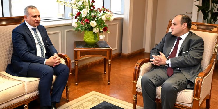 "التجارة" تبحث دعم المنطقة الحرفية التابعة لصندوق التنمية الحضرية