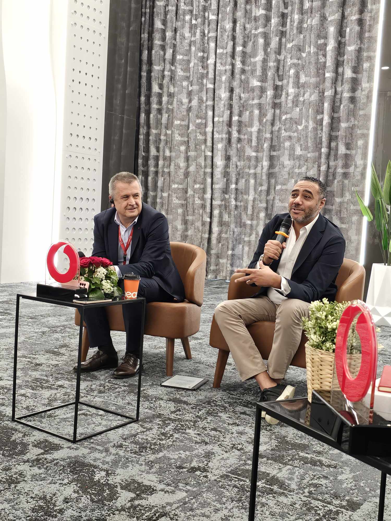 أيمن عصام رئيس قطاع العلاقات الخارجية والشئون القانونية فى شركة فودافون مصر