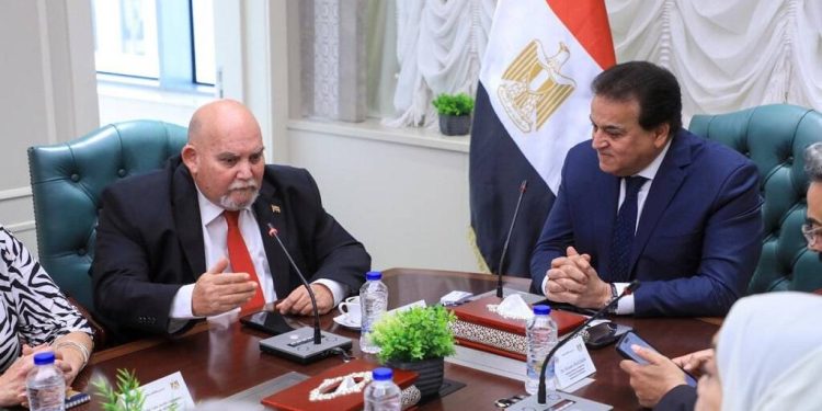 مصر وكوبا تبحثان تعزيز التعاون في المجال الصحي