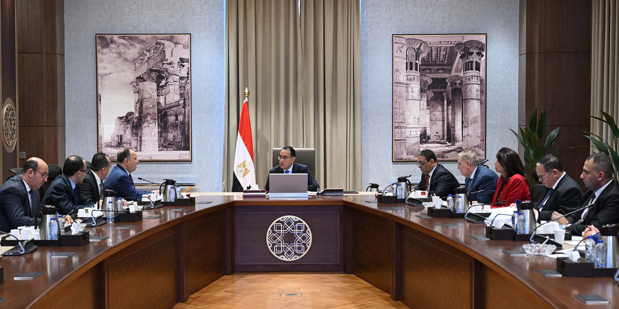 رئيس الوزراء يتابع موقف الإفراج الجمركي عن البضائع في الموانئ