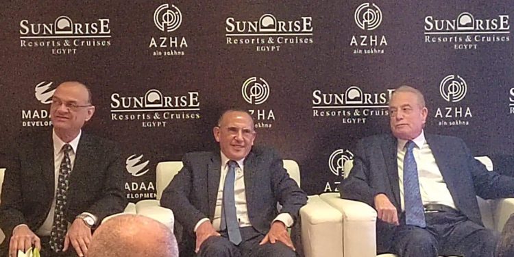 "حسام الشاعر" يفوز بجائزة أفضل قائد فى التنمية السياحية المستدامة