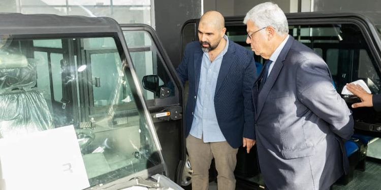 وزير التعليم العالي: بدء عملية التصنيع الفعلي للسيارات الكهربائية بمصر