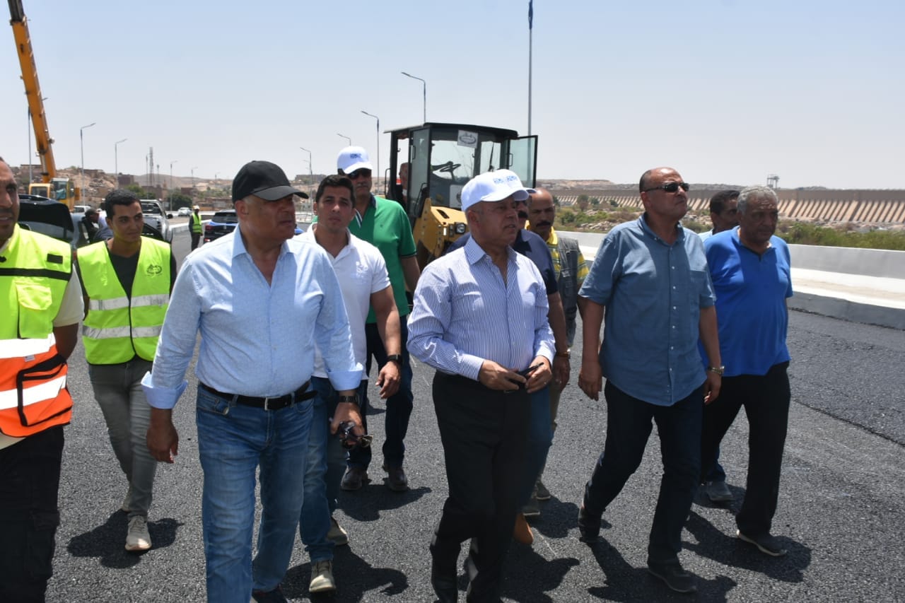 "النقل" تنفذ خطة لإنشاء 4 محاور في أسوان لربط شرق وغرب النيل