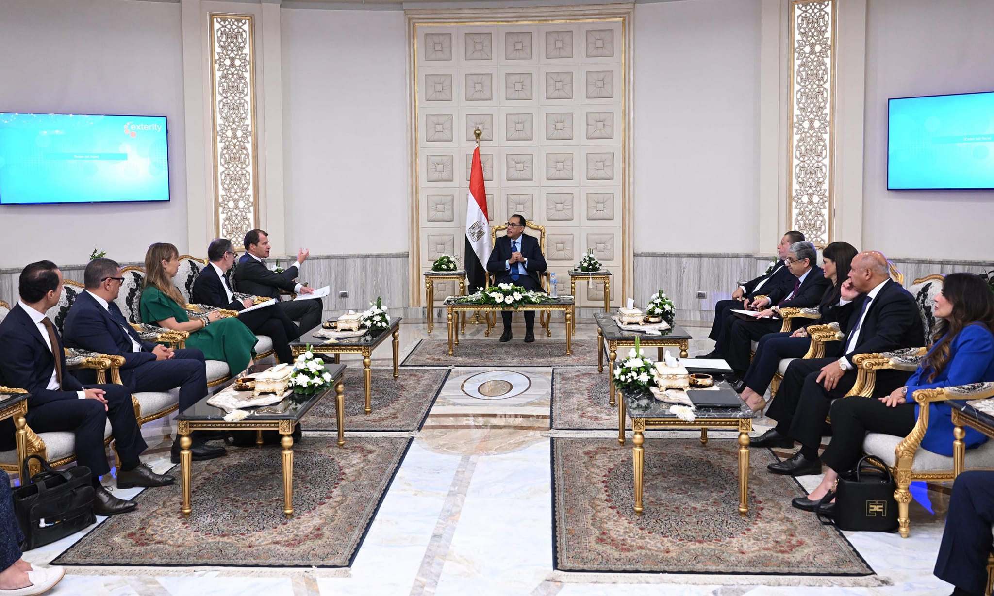 مدبولى: الحكومة مستمرة فى تنفيذ الإصلاحات الاقتصادية ودعم القطاع الخاص