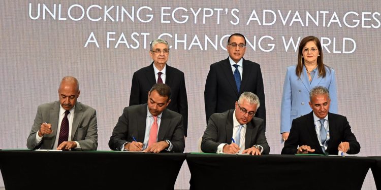 مصر توقع 4 اتفاقيات فى مجال الأمونيا الخضراء مع مطورين أوروبيين باستثمارات 33 مليار دولار