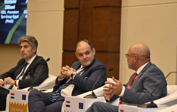 وزير الصناعة يستعرض فرص صناعة السيارات بمؤتمر الاستثمار المصرى الأوروبى