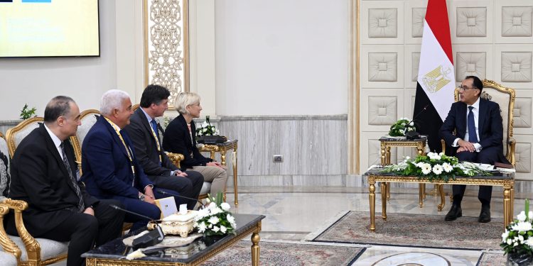 رئيس الوزراء: ندعم الشركات الأجنبية العاملة فى مصر بمجال البترول والغاز