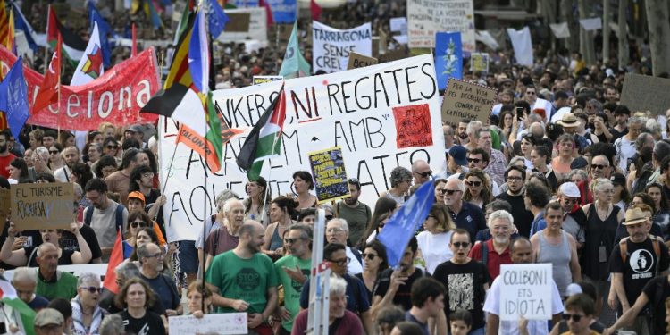 مظاهرات في برشلونة ضد السياحة المفرطة