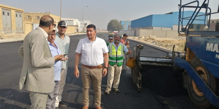 "الإسكان": تكثيف أعمال الطرق والمرافق فى المناطق الصناعية بـ3 مدن جديدة