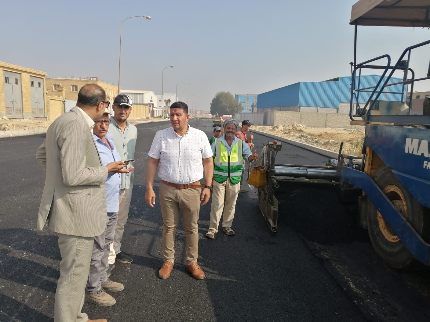 "الإسكان": تكثيف أعمال الطرق والمرافق فى المناطق الصناعية بـ3 مدن جديدة