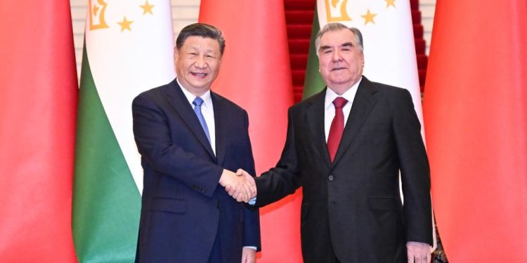 شى: الصين مستعدة لتطوير الشراكة الاستراتيجية مع طاجيكستان