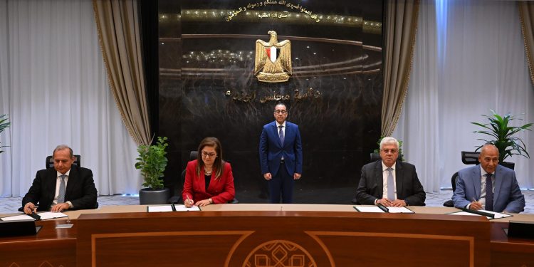 تعاون بين الحكومة والقطاع الخاص لتطوير 4 نماذج لجامعات دولية بمصر