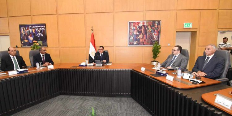 وزير الإسكان: زيادة الاعتماد على المنتجات المحلية وتوطين التكنولوجيات الحديثة