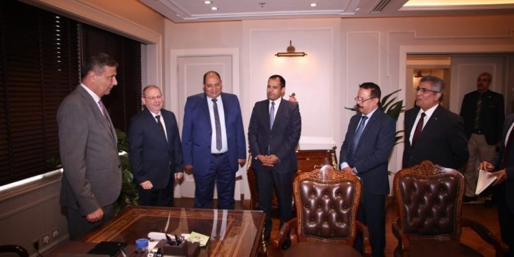 وزير الزراعة: خدمة الفلاح ومراعاة مصلحته هي المهمة الأساسية للوزارة