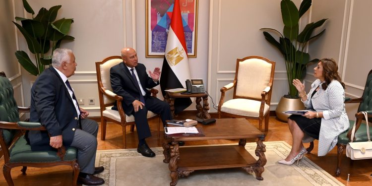 كامل الوزير: متابعة يومية لملف تطوير صناعة الملابس الجاهزة بمصر