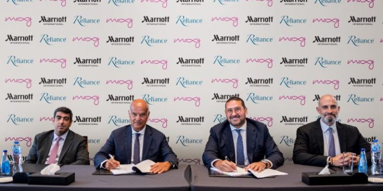 "ماريوت الدولية" و"ريلاينس فينشرز" يوقعان اتفاقية لجلب علامة "موكسى" إلى وسط القاهرة