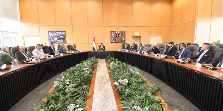 وزير الإسكان للمطورين: إتاحة المزيد من الفرص الاستثمارية والتوسع بمشروعات الشراكة