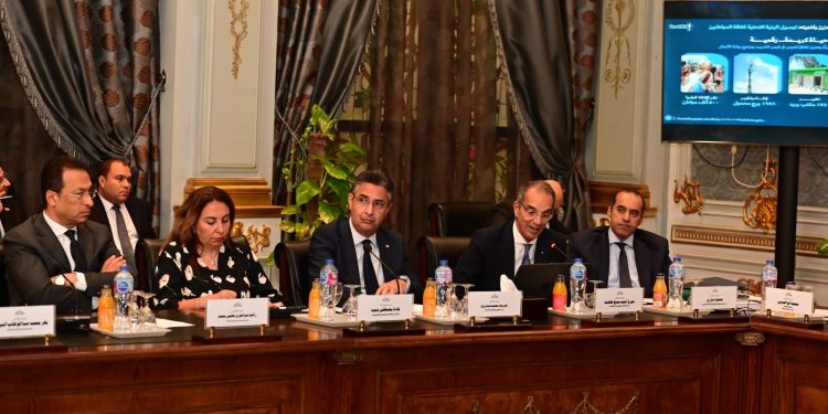 وزير الاتصالات: 5.8 % نسبة مساهمة القطاع في الناتج المحلي الإجمالي خلال العام 2023/ 2024