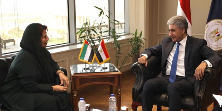 وزير السياحة يبحث تعزيز التعاون مع سفيرة الإمارات بالقاهرة