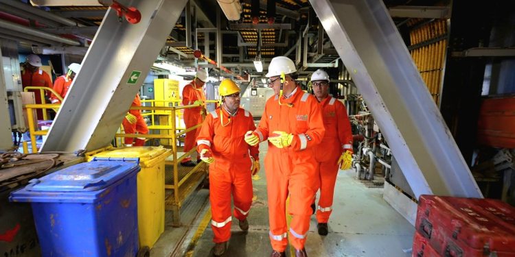 200 مليون دولار استثمارات لحفر بئرين جديدين للغاز بحقل "ريفين"