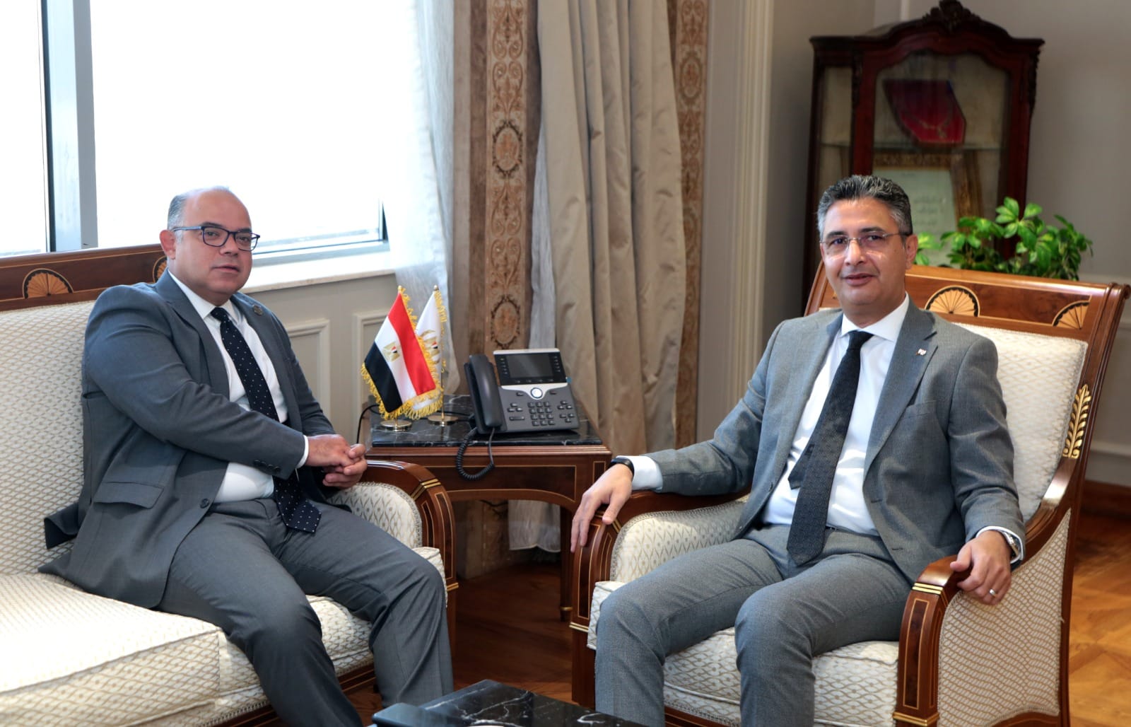 "الرقابة المالية" و"التموين" يبحثان آليات تنشيط البورصة السلعية