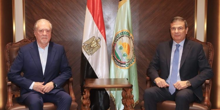 "الزراعة" تبحث تعزيز التعاون مع اتحاد مصدري اللحوم والدواجن البرازيلي