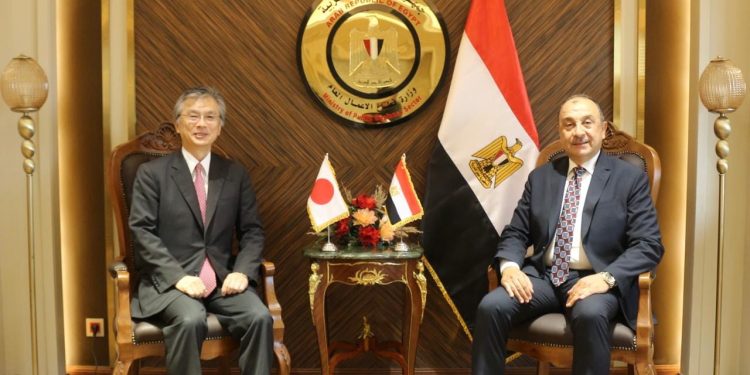 وزير قطاع الأعمال يبحث مع سفير اليابان تعزيز التعاون المشترك
