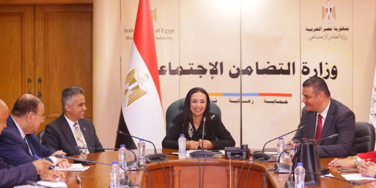 وزيرة التضامن: مراجعة قاعدة بيانات «تكافل وكرامة» لإدخال مزيد من الأسر