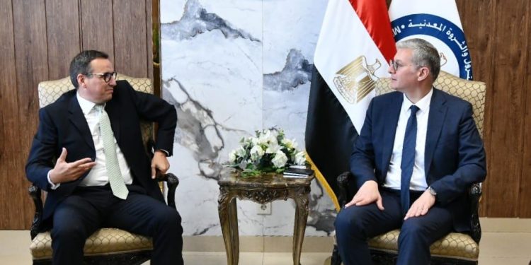 وزير البترول: ملتزمون بدعم الشراكة مع "كايرون إنرجي" لزيادة الإنتاج