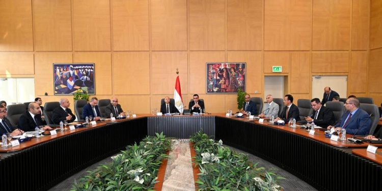 وزير الإسكان يتابع مشروع تطوير منطقة مثلث ماسبيرو