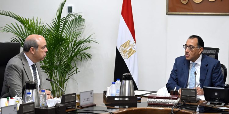 وزير الطيران: إنشاء مناطق استثمارية حول المطارات لجذب استثمارات أجنبية