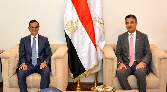 وزيرا التموين والاستثمار يبحثان ضخ استثمارات في منظومة الصوامع