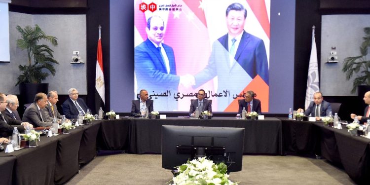 وزير الاستثمار: تنسيق بين الجهات المعنية لتحقيق هدف زيادة الصادرات السلعية