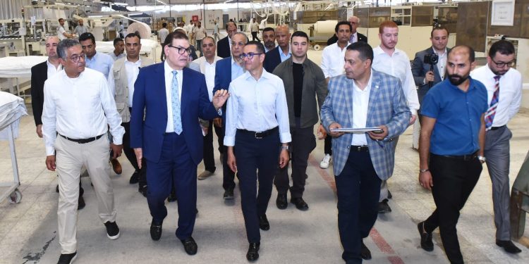 وزير الاستثمار: تسهيل إجراءات التحول للطاقة النظيفة.. وحوافز للأنشطة الصديقة للبيئة