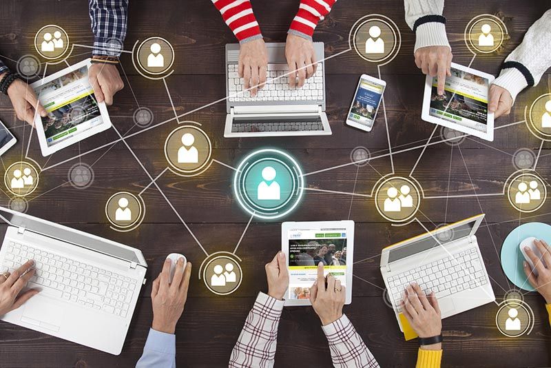 الإنترنت ؛ التواصل الاجتماعى