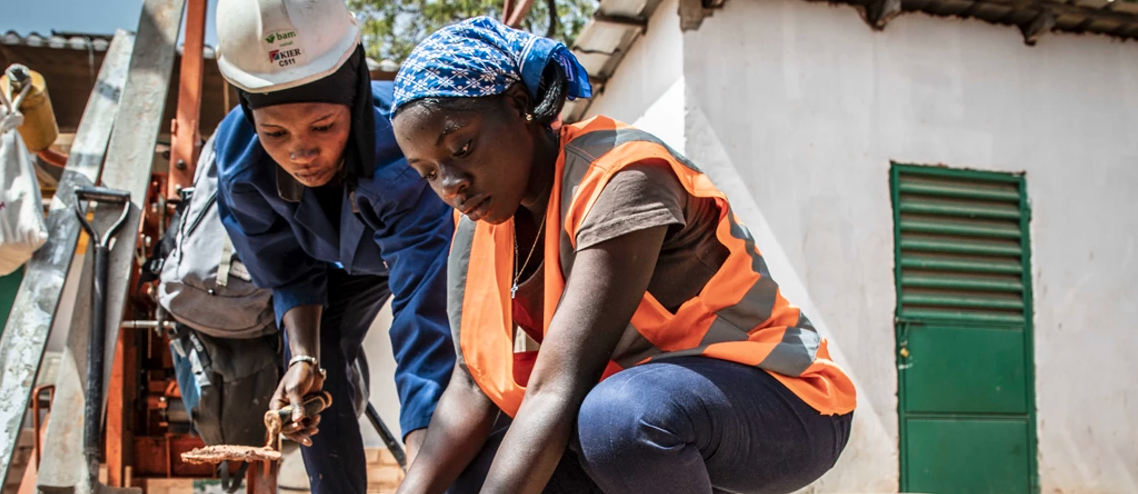 "البنك الدولي" يرفع سقف الطموح بشأن المساواة بين الجنسين