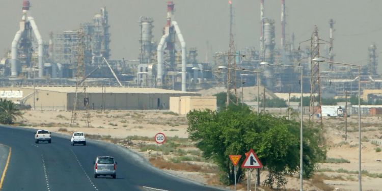 مصفاة لإنتاج النفط في الكويت