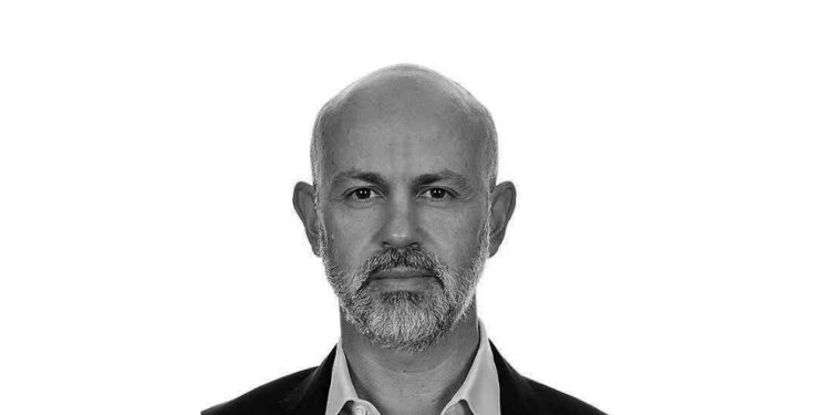 بييترو كاليس، اختصاصي أول في قطاع التمويل في البنك الدولي