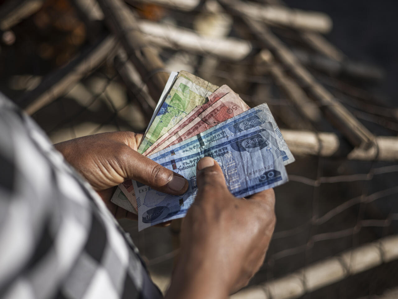 لماذا أنهت إثيوبيا نصف قرن من التدخل في سعر عملتها؟