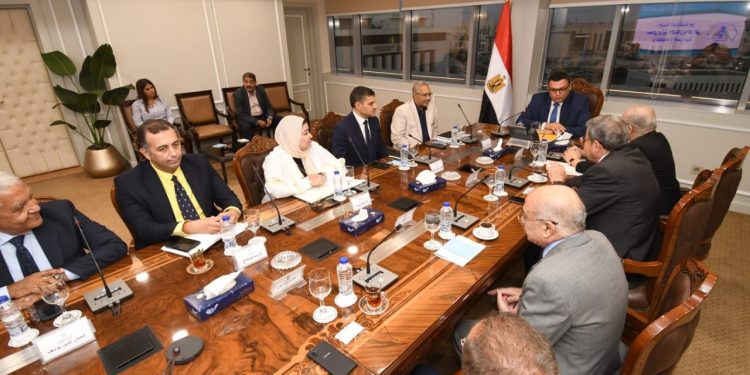 وزير الإسكان: نقدم كل الدعم لحل مشكلات شركات المقاولات الجادة