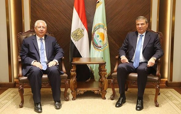 وزير الزراعة يبحث سبل التعاون والاستثمار الزراعي بين مصر والكويت