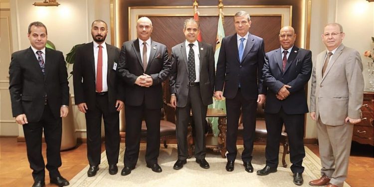 وزير الزراعة: دراسة إنشاء بورصة سلعية للتمور