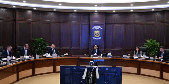 الحكومة تناقش توصيات جديدة لتحسين مناخ الاستثمار في مصر