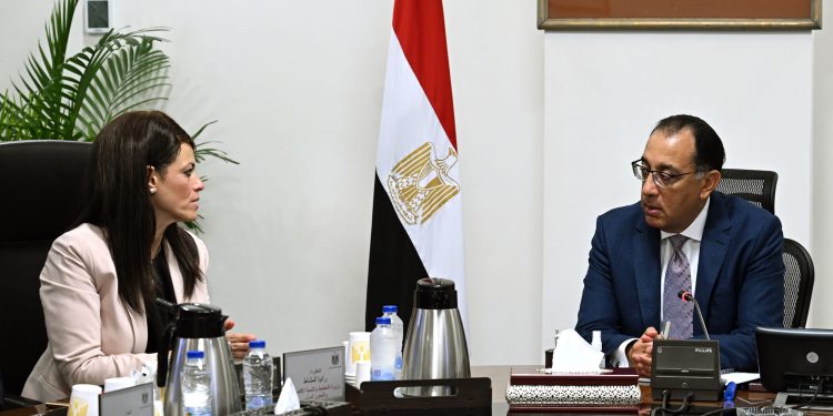 رئيس الوزراء يتابع الموقف التنفيذى لمشروعات مبادرة "حياة كريمة"