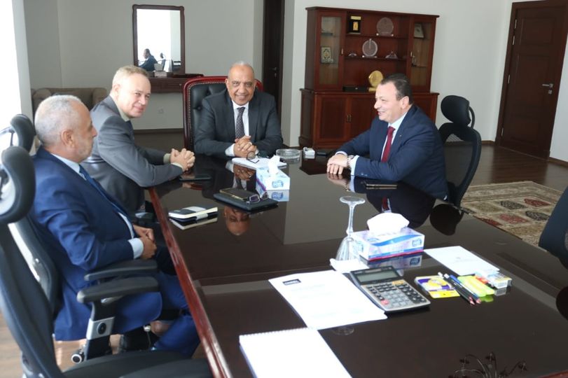 وزير الكهرباء يبحث مع "أكوا باور" السعودية سبل التعاون فى مجال الطاقة المتجددة