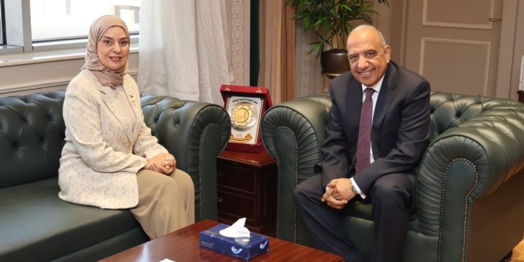 محمود عصمت: حريصون على تعزيز التعاون مع البحرين فى مجالات الكهرباء