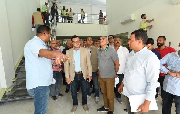 وزير الإسكان يتفقد اللمسات النهائية لتنفيذ فرع الشهر العقارى بمدينة العلمين الجديدة